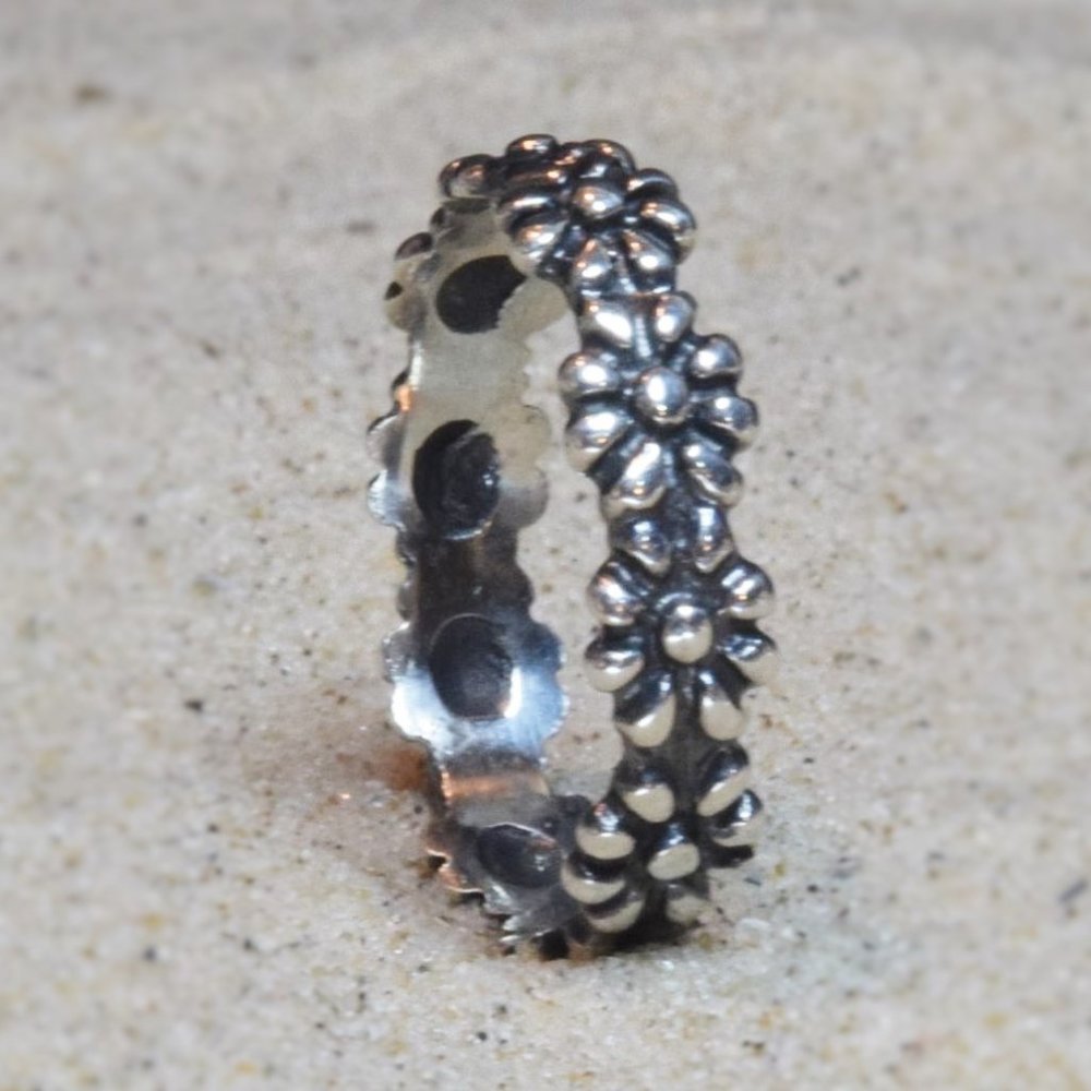 Sterling Silver Daisy Beach Ring - image 1
